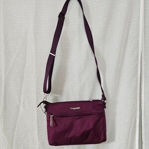 baggallini Women's Securtex Anti-Theft Memento Crossbody Bag